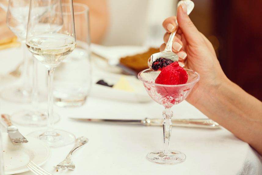 Wein- und Eis-Paarung: Welche Weine sollten Sie servieren
