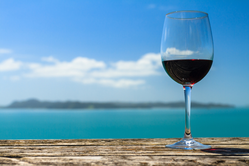 Welche Rotweine darf man im Sommer k�hl genie�en?